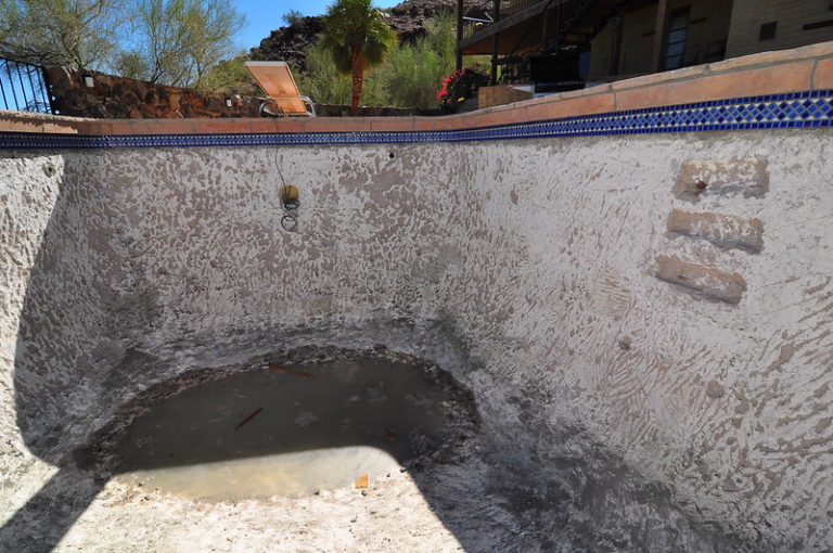 swimming pool replastering